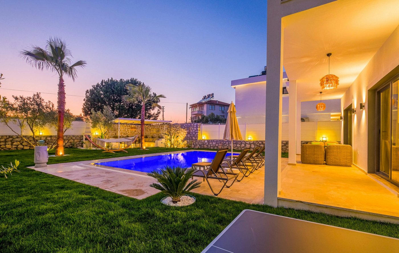 LED Pool and Garden Lighting